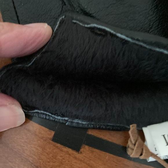 Leather Gloves - Picture 7 of 7